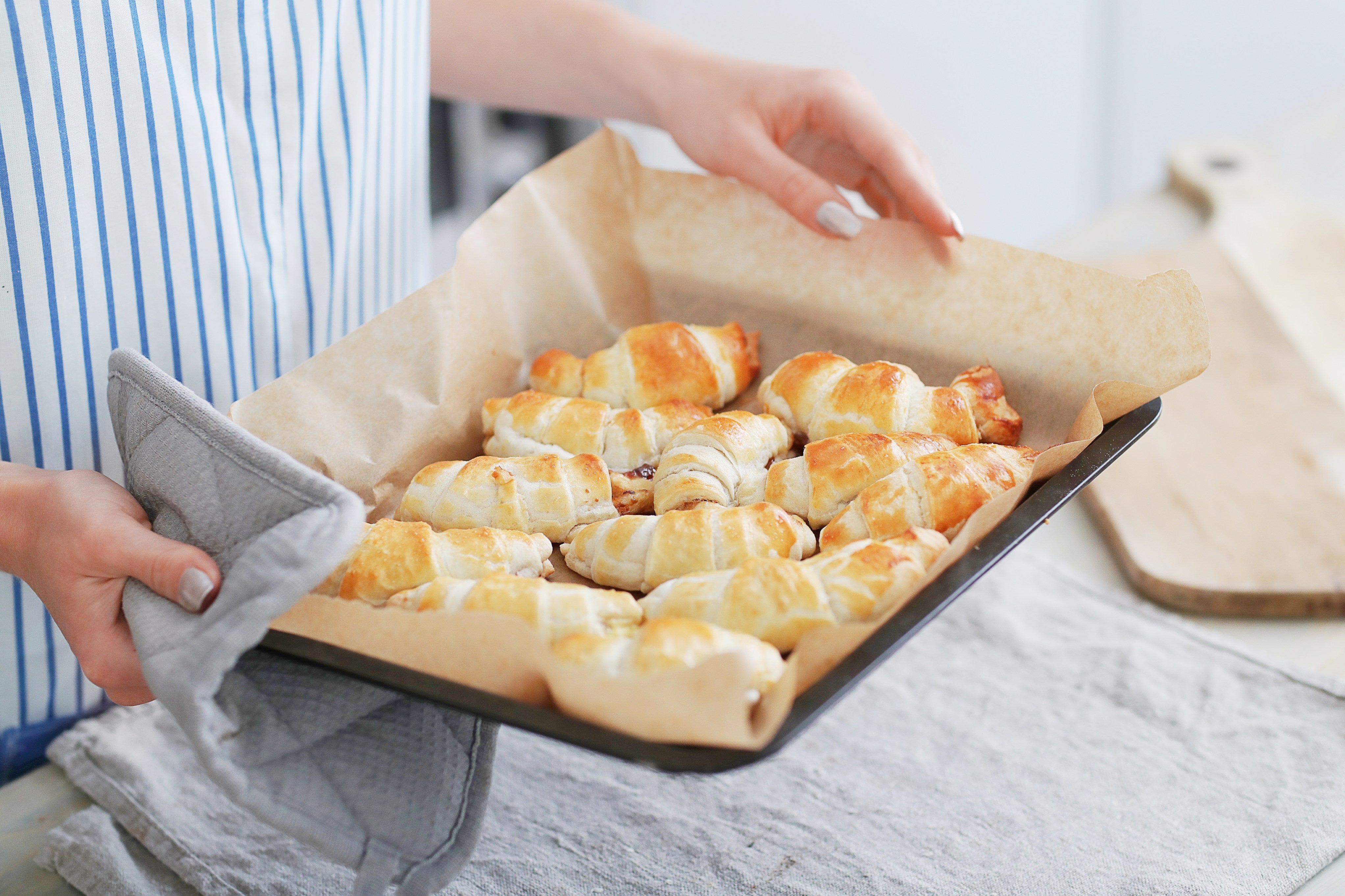 Are Baking Mats like Parchment Paper? Beewise