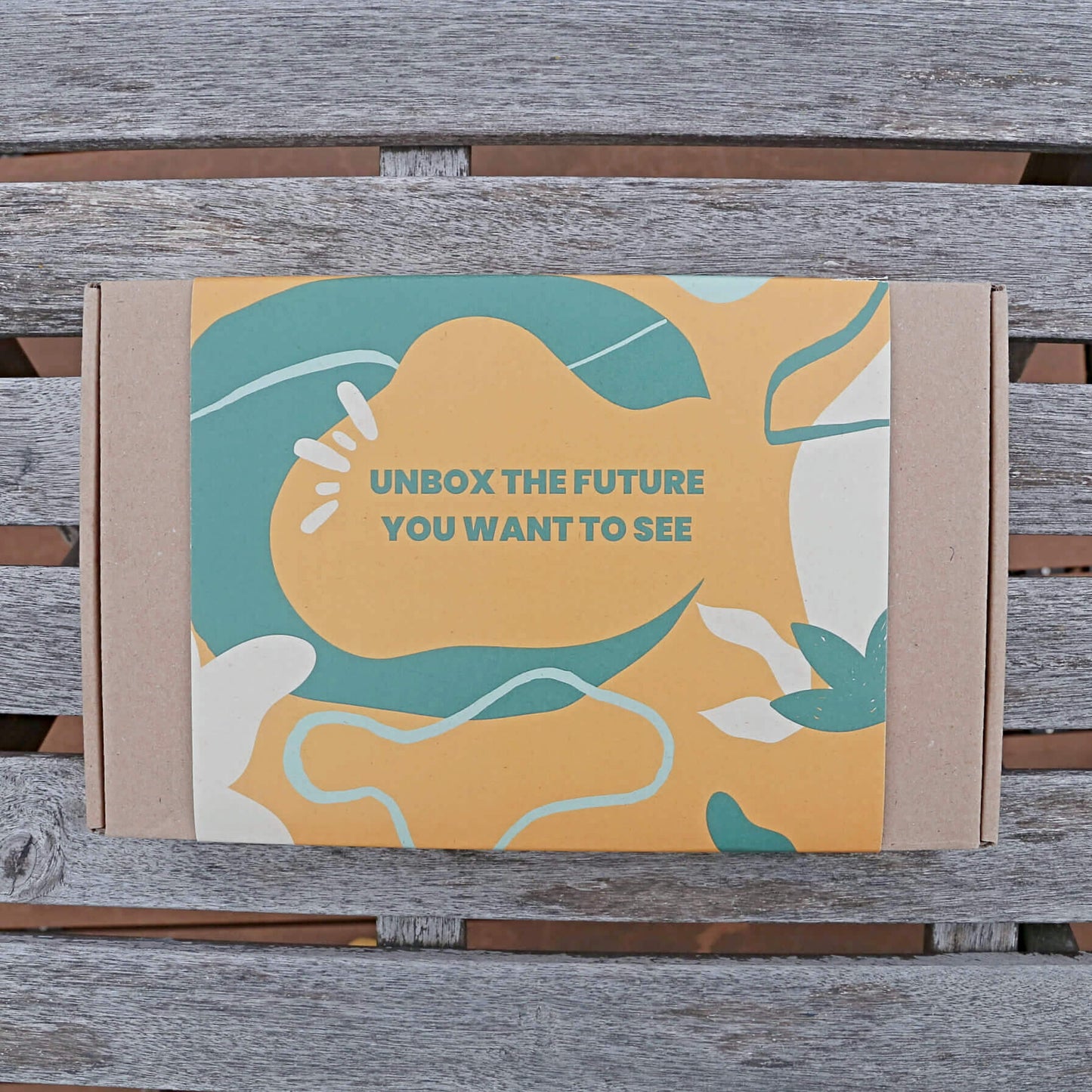 sustainable eco-friendly and plastic-free gift box to save the world every morning during the routine, with loofah sponge, shampoo bar, electric toothbrush oral B, toothpaste tabs and deodorant stick