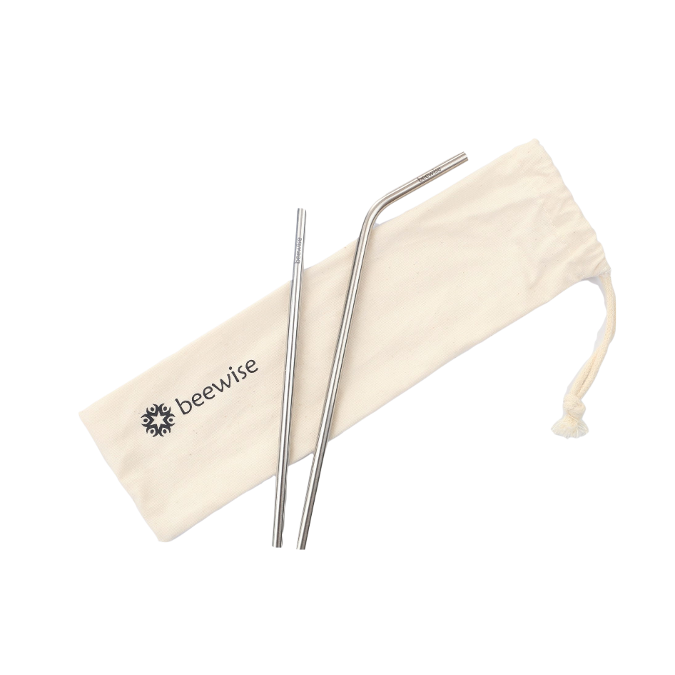 Reusable straws set made in stainless steel with a cotton bag and a cleaning brush