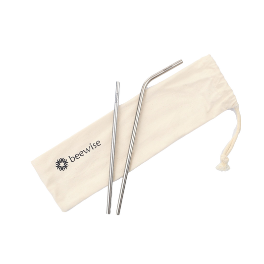Reusable straws set made in stainless steel with a cotton bag and a cleaning brush