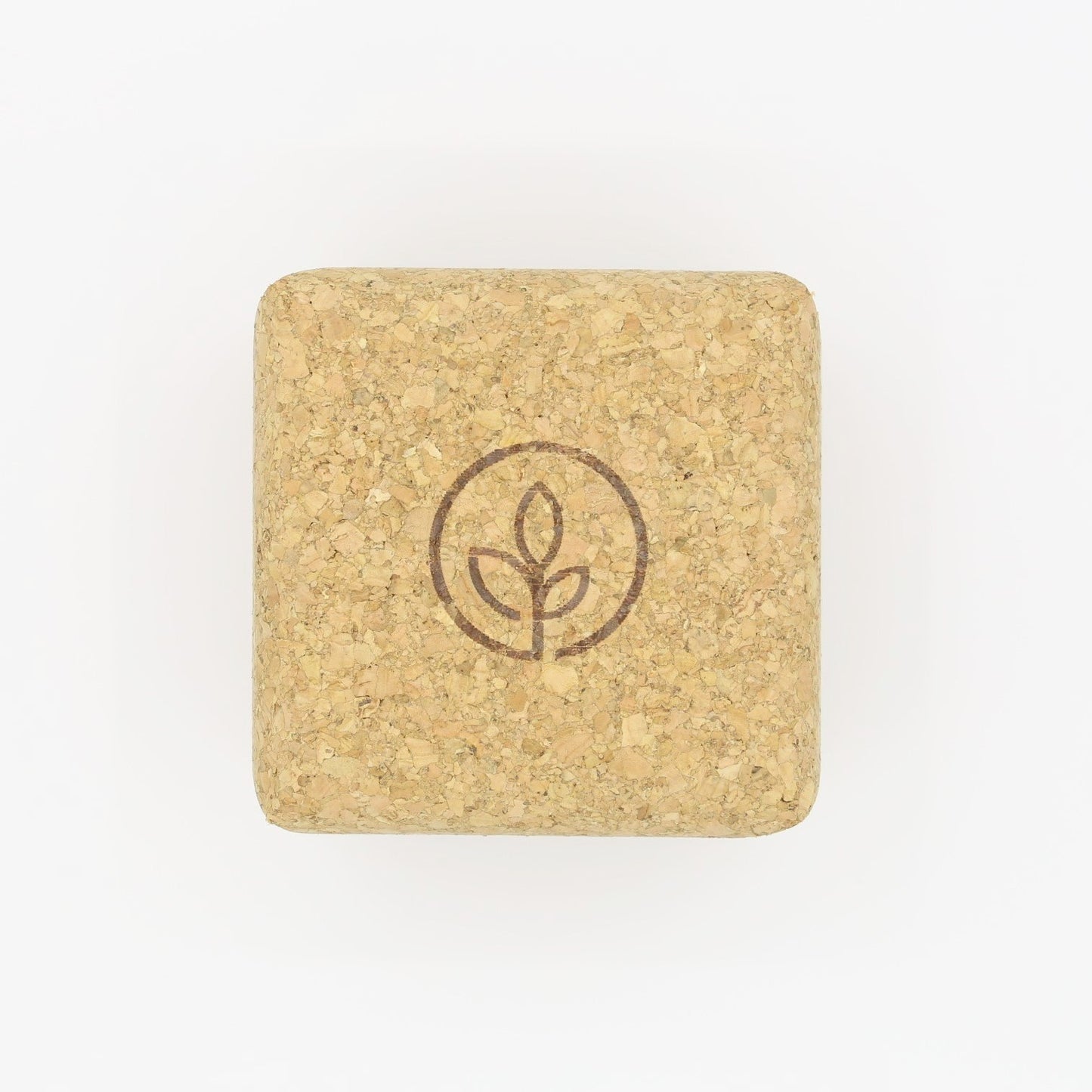 shampoo bar travel box made of cork closed in square shape from the top