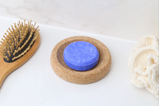 eco-friendly and zero waste shampoo bar lavender solid blue bar lavendel handmade in the netherlands with a bamboo brush and a cotton sponge